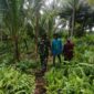 Babinsa Koramil 06/Kateman bersama masyarakat