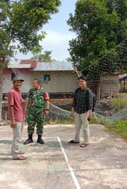 Babinsa Koramil 06/KTM Jalin Silaturahmi Bersama Warga, Imbau Tidak Membakar Lahan