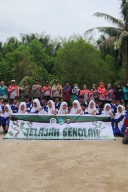 Einergi Lintas Sektoral di Teluk Belengkong: Tanamkan Kesadaran Ekologis dan Motivasi Pendidikan Sejak Dini