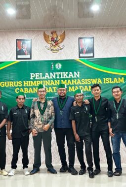SAH… SAHRUL NAKHODAI HMI BATAM MADANI,PELANTIKAN BERJALAN DENGAN KHIDMAT 